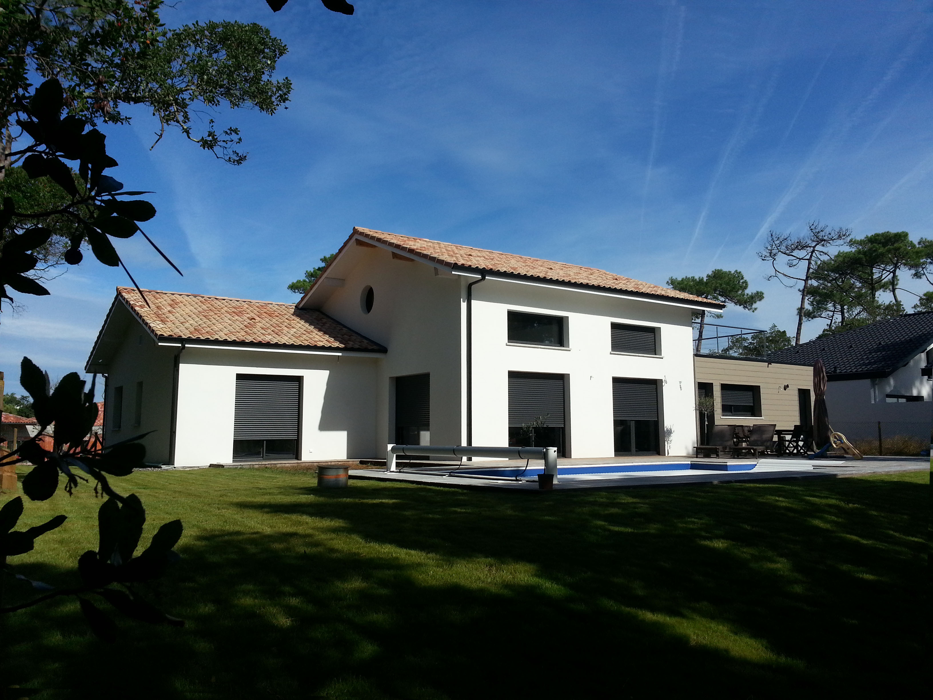 maison contemporaine avec piscine par architecte landes