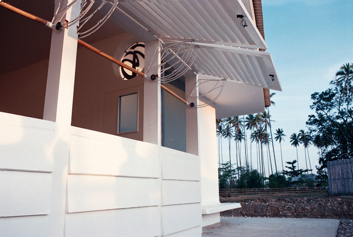 Ventilation naturelle maison neuve contemporaine en Indonésie